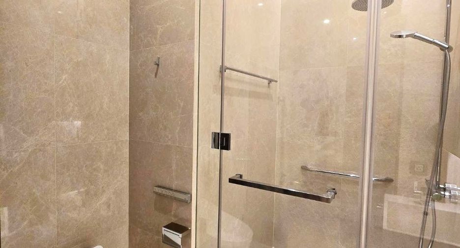 For rent 2 bedrooms condo in Pathum Wan, Bangkok