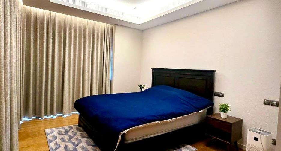 For rent 2 bedrooms condo in Pathum Wan, Bangkok