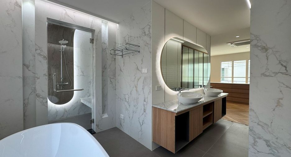 Reihenhaus zum Kauf mit 4 Zimmer in Watthana, Bangkok