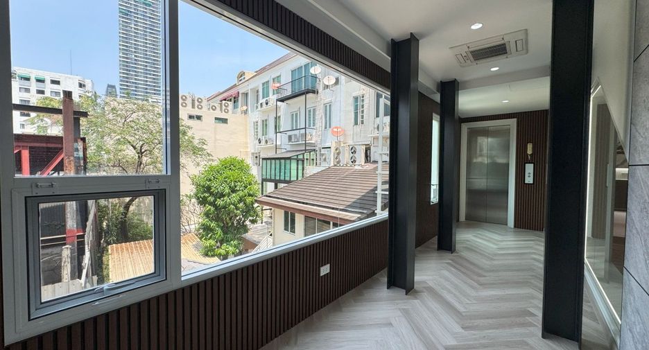 Reihenhaus zum Kauf mit 4 Zimmer in Watthana, Bangkok