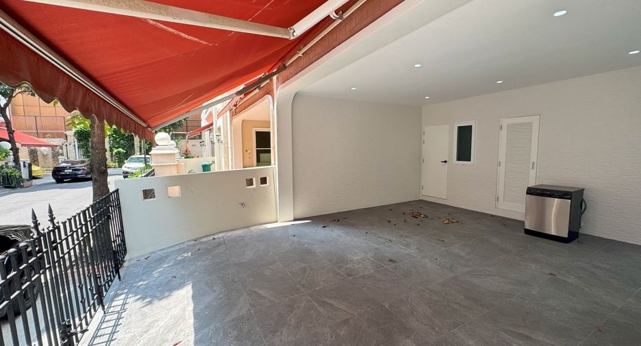 Reihenhaus zum Kauf mit 4 Zimmer in Watthana, Bangkok