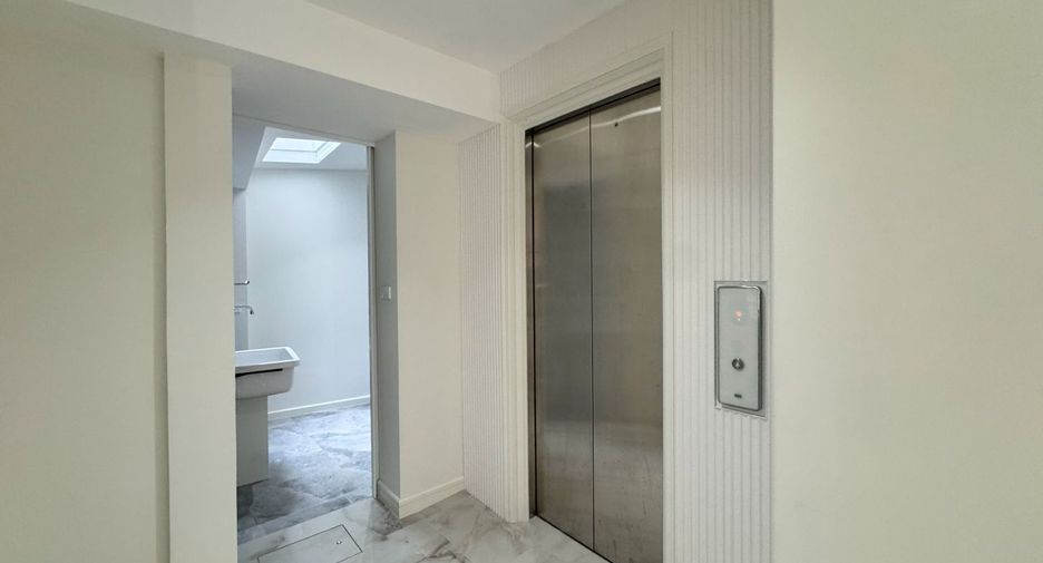 Reihenhaus zum Kauf mit 4 Zimmer in Watthana, Bangkok