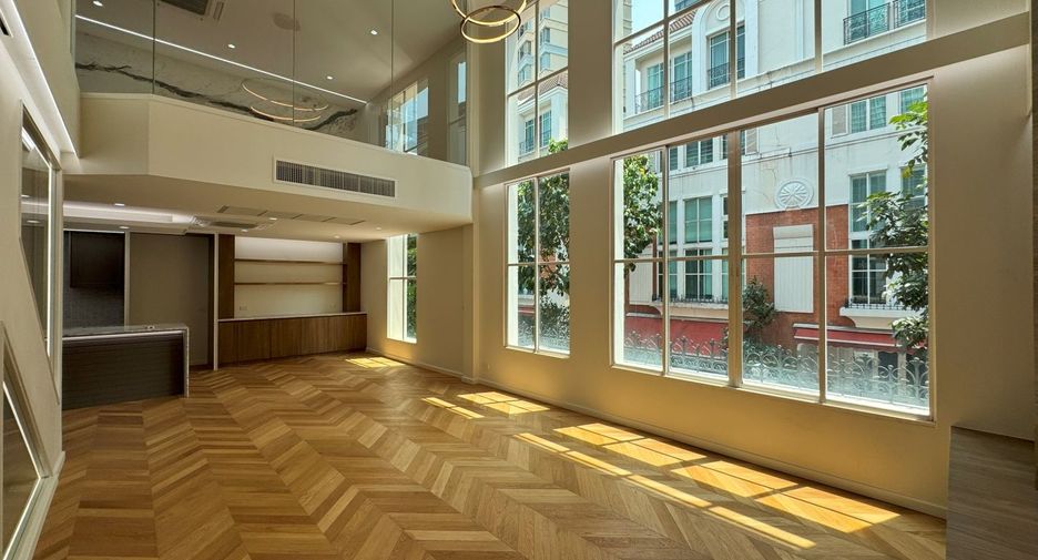 Reihenhaus zum Kauf mit 4 Zimmer in Watthana, Bangkok