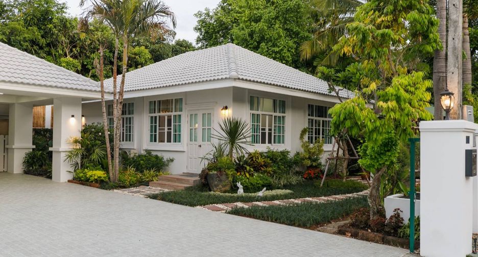 For rent and for sale 6 bedrooms house in San Kamphaeng, Chiang Mai