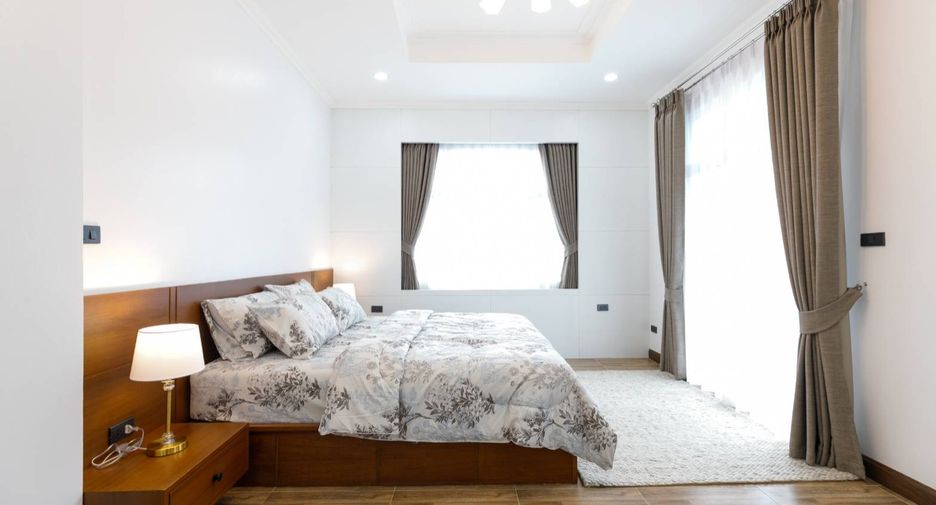 For rent and for sale 6 bedrooms house in San Kamphaeng, Chiang Mai