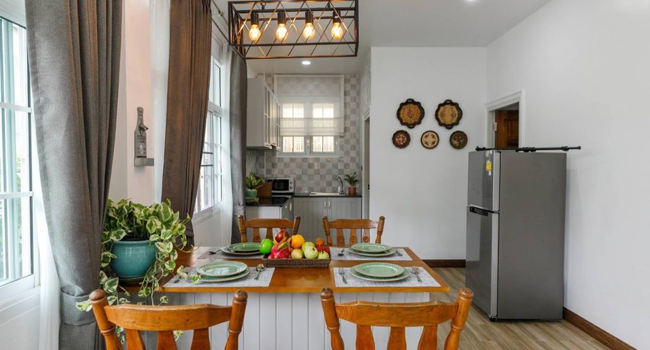 For rent and for sale 6 bedrooms house in San Kamphaeng, Chiang Mai