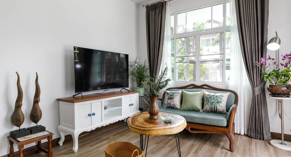 For rent and for sale 6 bedrooms house in San Kamphaeng, Chiang Mai