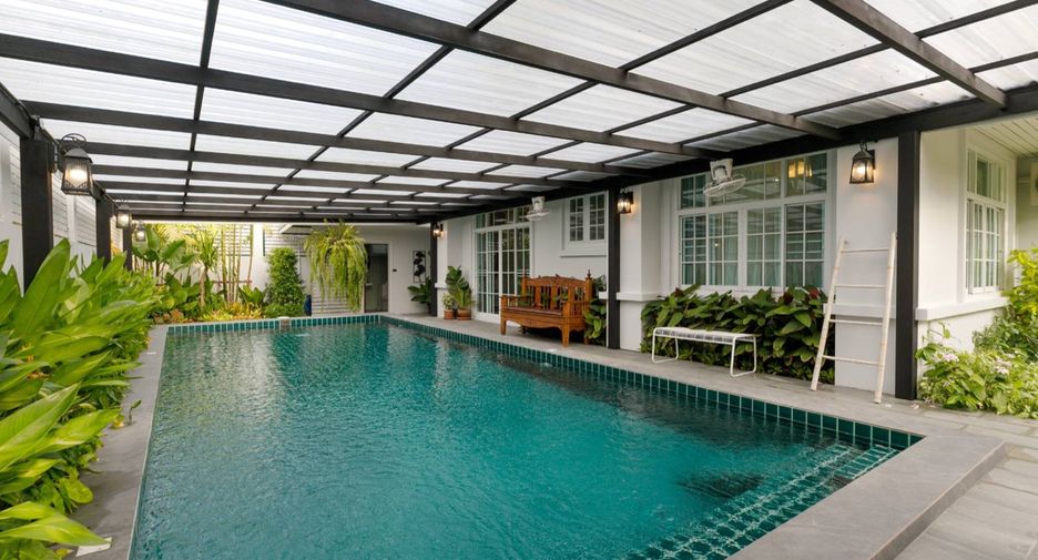 For rent and for sale 6 bedrooms house in San Kamphaeng, Chiang Mai