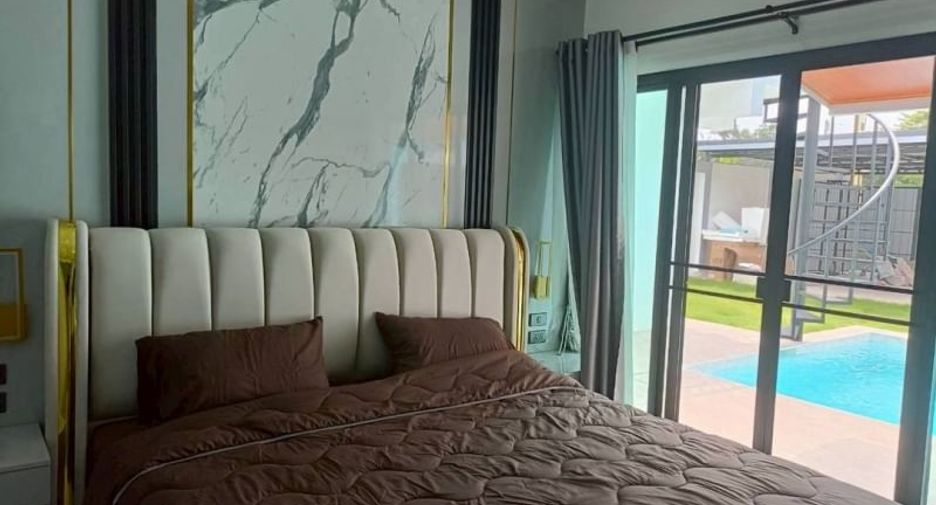 For rent 4 bedrooms villa in Bang Lamung, Chonburi