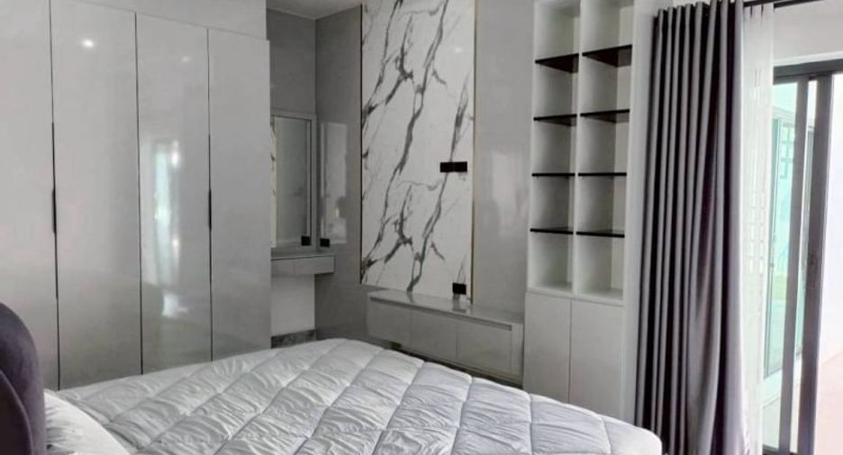 For rent 4 bedrooms villa in Bang Lamung, Chonburi