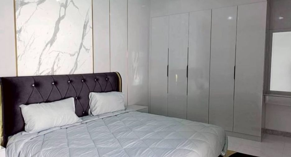 For rent 4 bedrooms villa in Bang Lamung, Chonburi