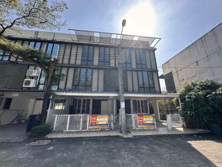 出售 6 卧室 联排别墅 在 Lat Phrao, 曼谷