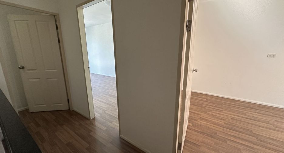 Casa adosada en venta de 6 habitaciones en Lat Phrao, Bangkok