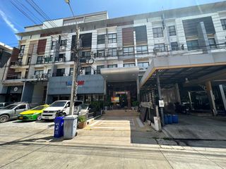 Reihenhaus zum Kauf mit Studio in Prawet, Bangkok