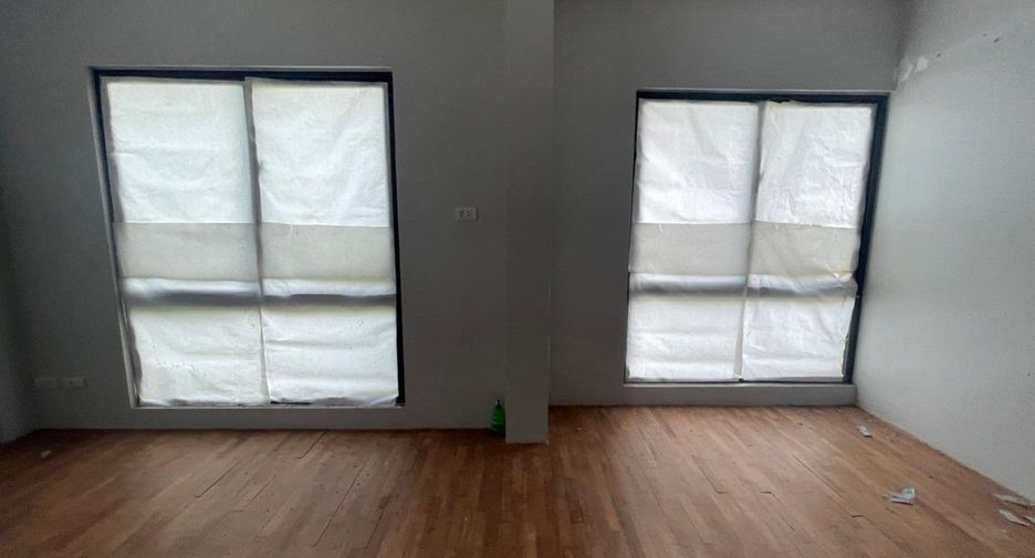 For sale studio townhouse in Don Mueang, Bangkok