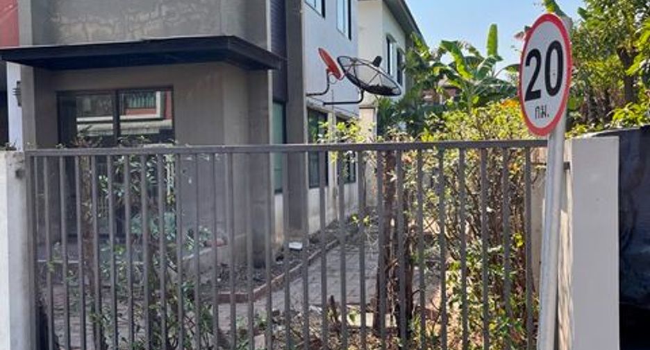 For sale studio townhouse in Don Mueang, Bangkok