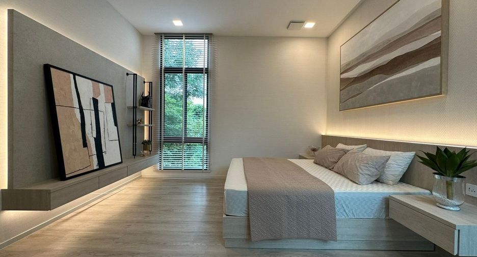For rent and for sale 4 bedrooms house in Saphan Sung, Bangkok
