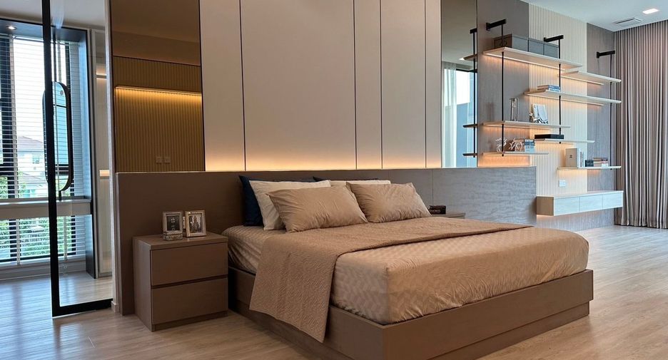 For rent and for sale 4 bedrooms house in Saphan Sung, Bangkok