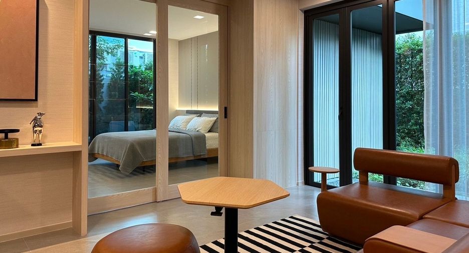 For rent and for sale 4 bedrooms house in Saphan Sung, Bangkok
