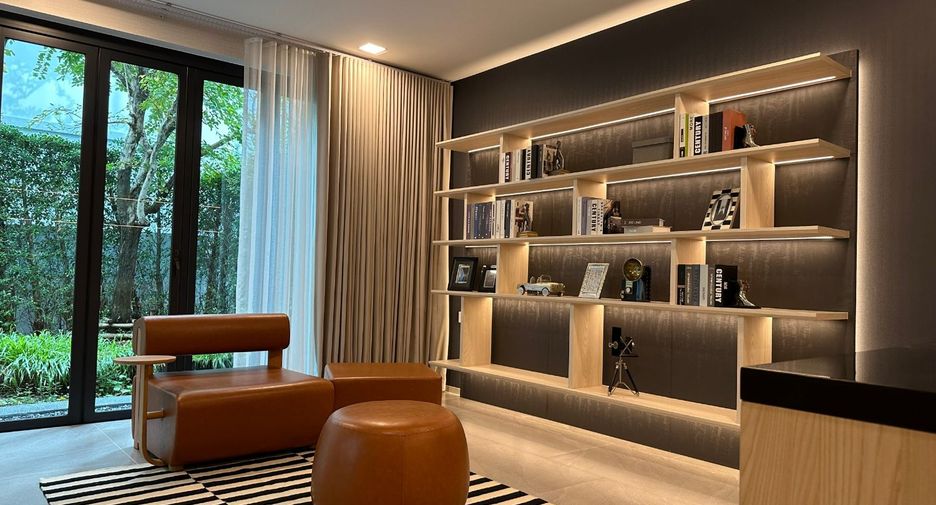 For rent and for sale 4 bedrooms house in Saphan Sung, Bangkok