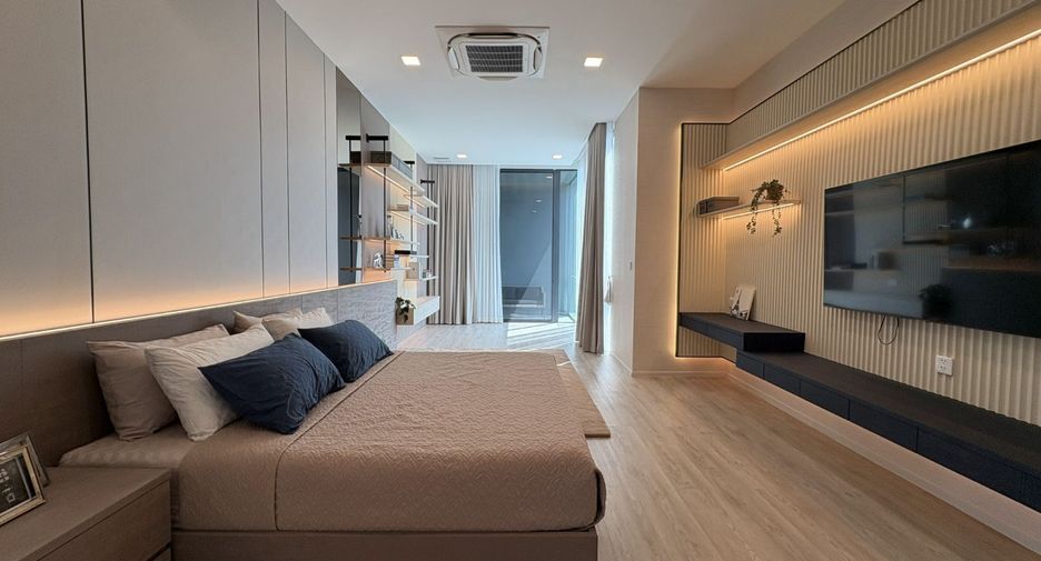 For rent and for sale 4 bedrooms house in Saphan Sung, Bangkok