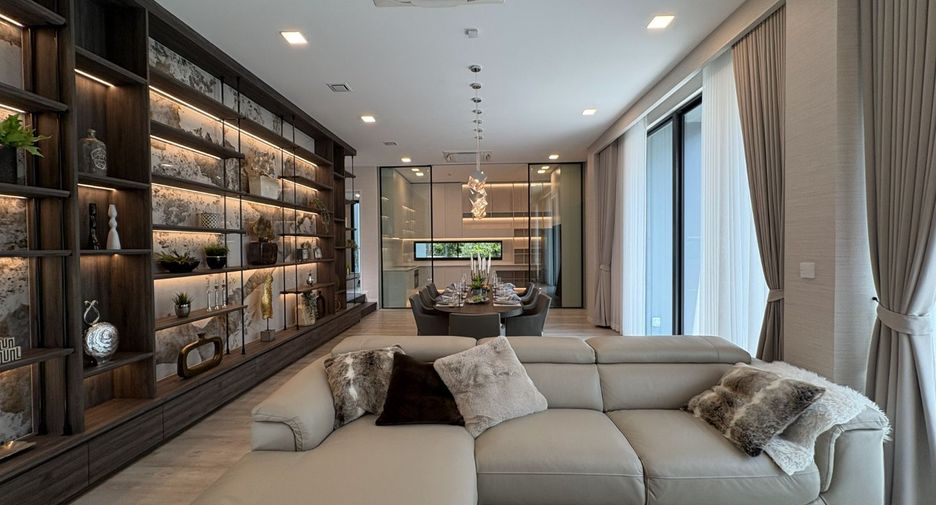 For rent and for sale 4 bedrooms house in Saphan Sung, Bangkok