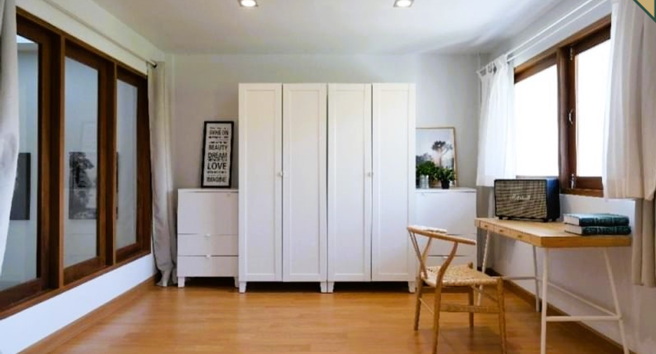 For sale 3 ベッドルーム townhouse in Watthana, Bangkok