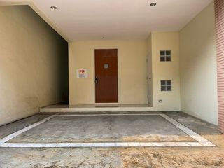 For sale studio townhouse in Bang Kapi, Bangkok