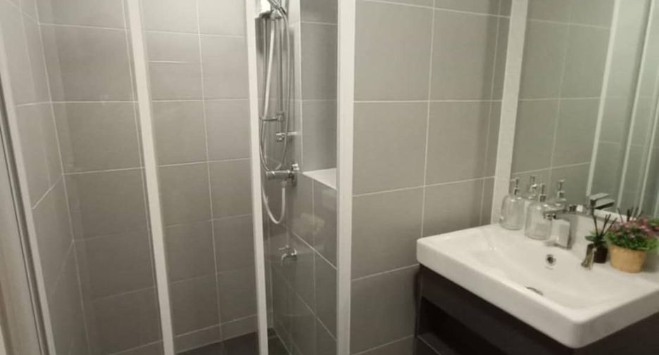 For rent 2 bedrooms condo in Khlong Luang, Pathum Thani