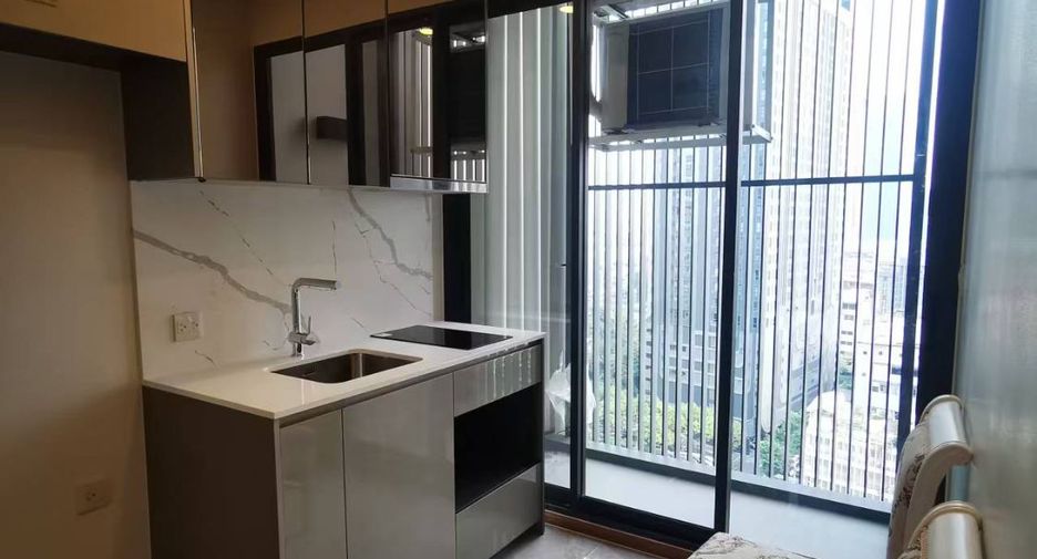 For rent 1 bed condo in Pathum Wan, Bangkok