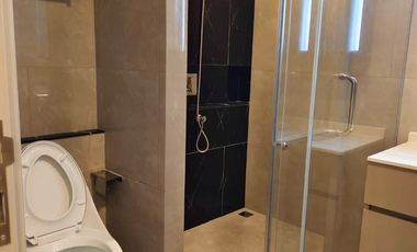 Condo en alquiler y en venta de 2 habitaciones en Huai Khwang, Bangkok