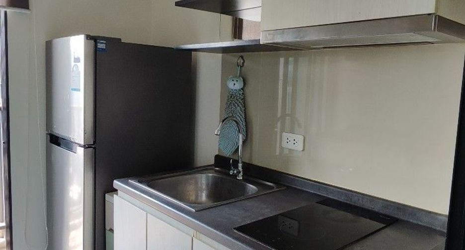 For rent そして for sale 2 ベッドルーム condo in Watthana, Bangkok