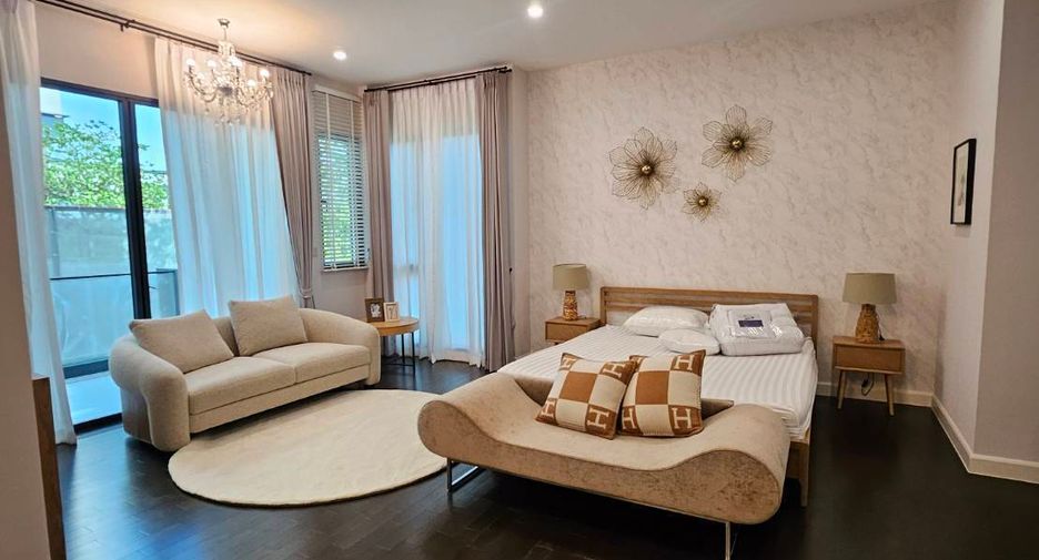 For rent 5 bedrooms house in Bang Kapi, Bangkok
