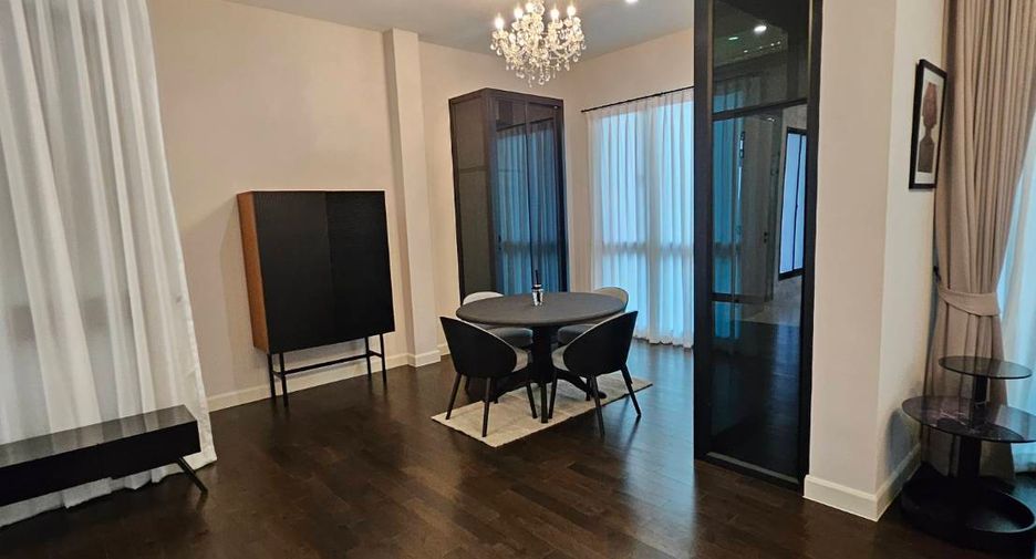 For rent 5 bedrooms house in Bang Kapi, Bangkok