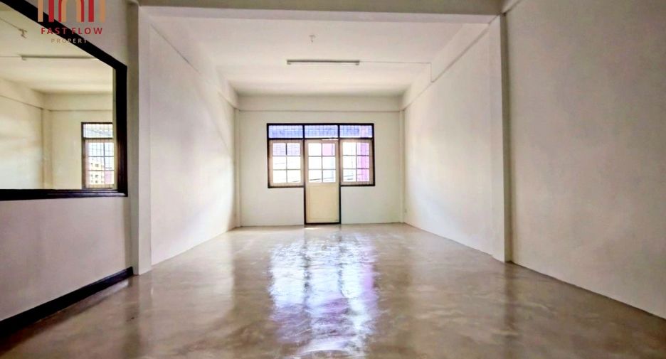 For rent and for sale 10 bedrooms retail Space in Lak Si, Bangkok