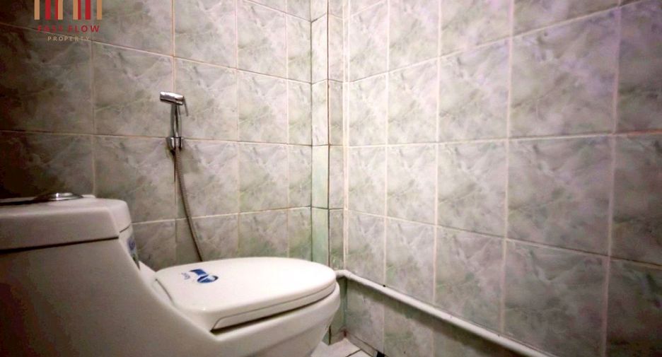 For rent and for sale 10 bedrooms retail Space in Lak Si, Bangkok