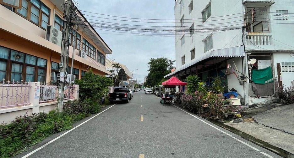Serviced Apartment zum Kauf mit 57 Zimmer in Mueang Samut Prakan, Samut Prakan