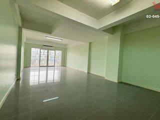 For sale 4 Beds retail Space in Phrom Khiri, Nakhon Si Thammarat