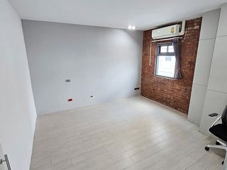 For rent retail Space in Watthana, Bangkok