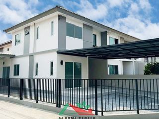 For sale 3 Beds townhouse in Sam Phran, Nakhon Pathom