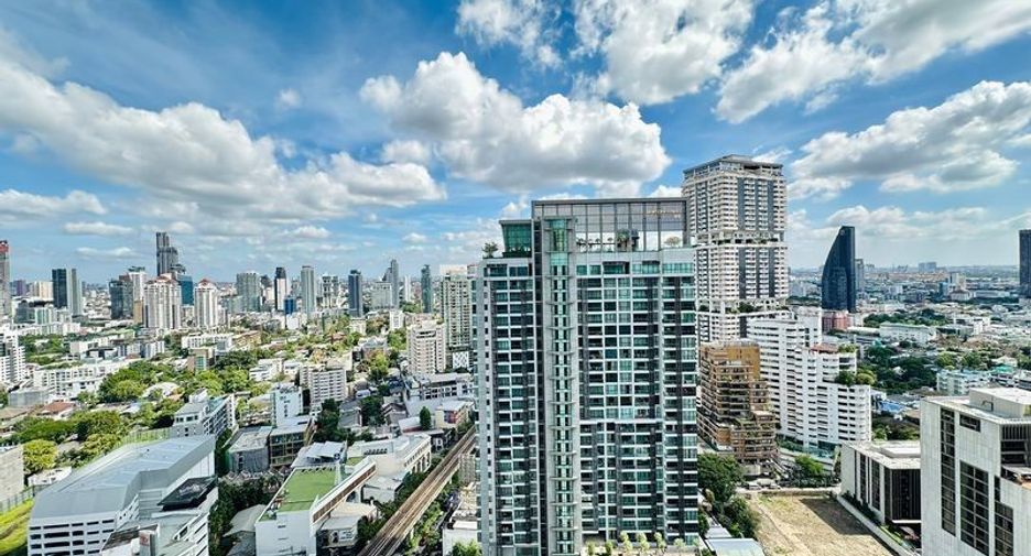 Продажа 2 спальни кондо в Кхлонг Тоеи, Бангкок