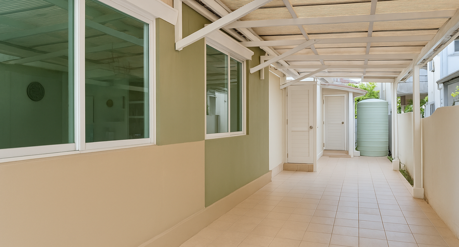 For sale 3 bedrooms house in Lat Krabang, Bangkok