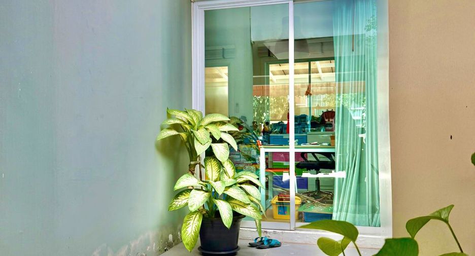 For sale 3 bedrooms house in Lat Krabang, Bangkok