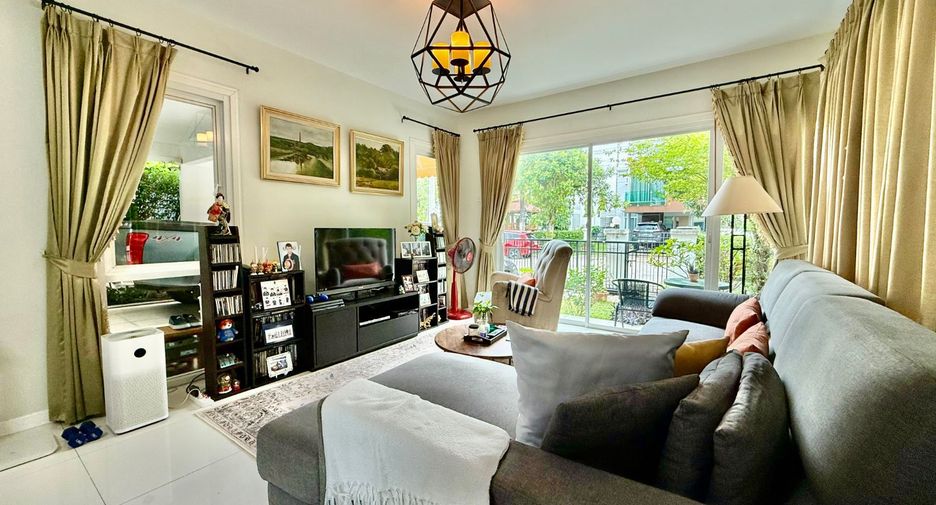 For sale 3 bedrooms house in Lat Krabang, Bangkok