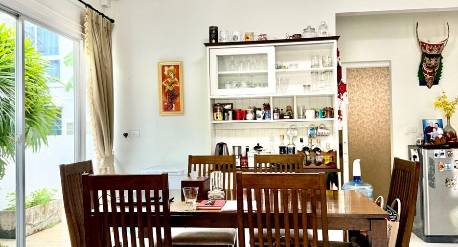 For sale 3 bedrooms house in Lat Krabang, Bangkok