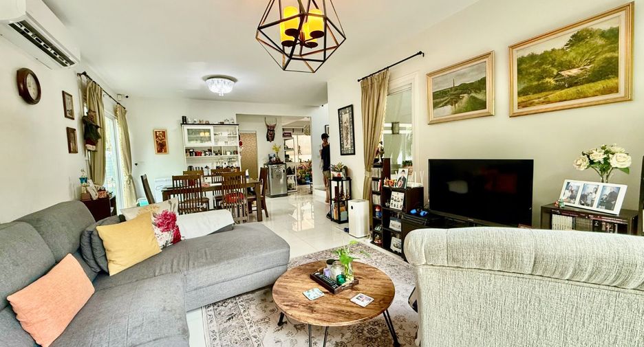 For sale 3 bedrooms house in Lat Krabang, Bangkok
