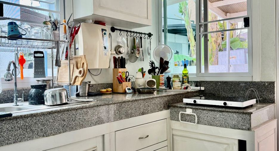 For sale 3 bedrooms house in Lat Krabang, Bangkok