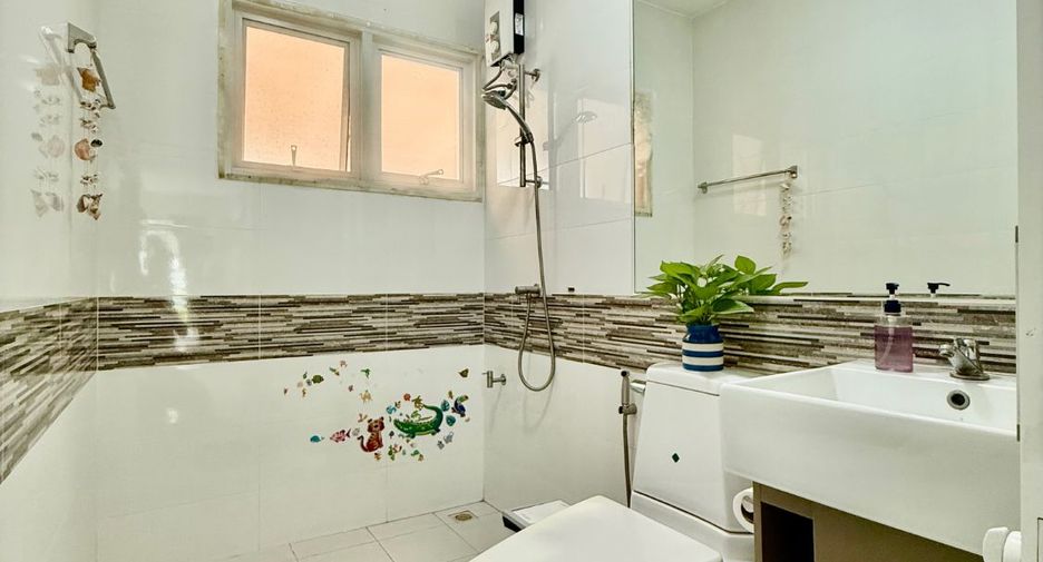 For sale 3 bedrooms house in Lat Krabang, Bangkok