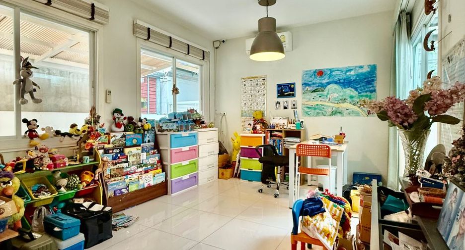 For sale 3 bedrooms house in Lat Krabang, Bangkok