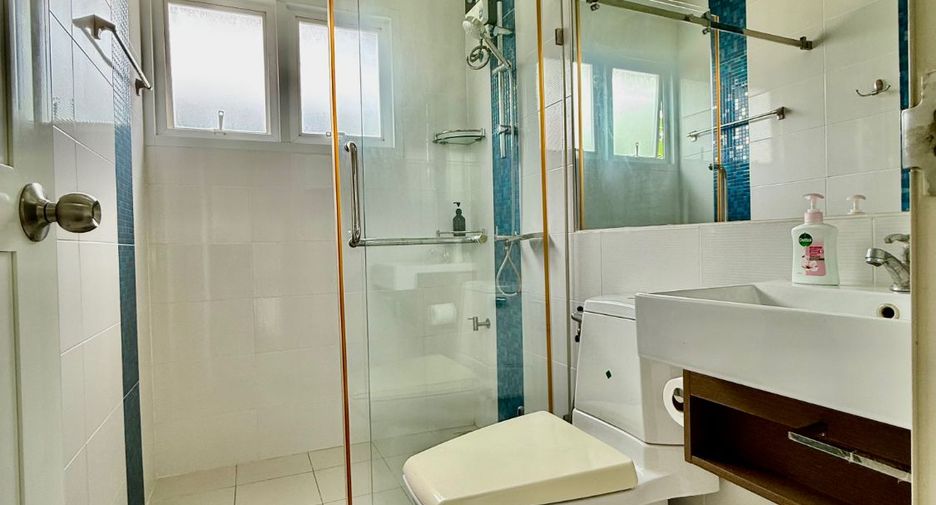 For sale 3 bedrooms house in Lat Krabang, Bangkok